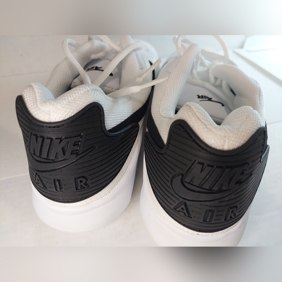 Nike Air Max Oketo Athletic Men's White and Black Size US 12 Running Shoes - Picture 10 of 12